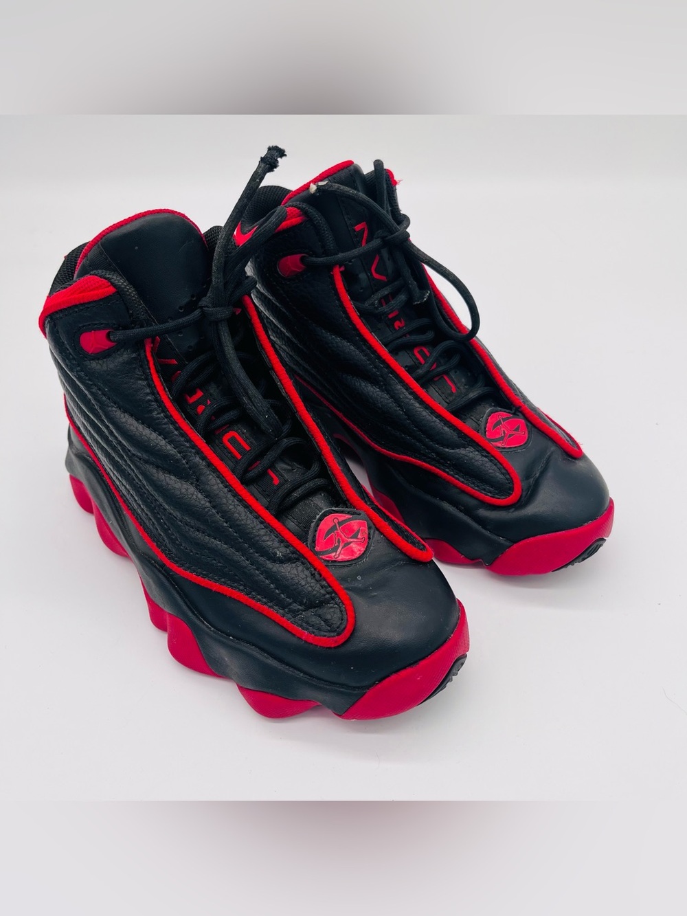 NIKE AIR JORDAN PRO STRONG “BRED” SNEAKERS SIZE 3Y w/ Jumpman